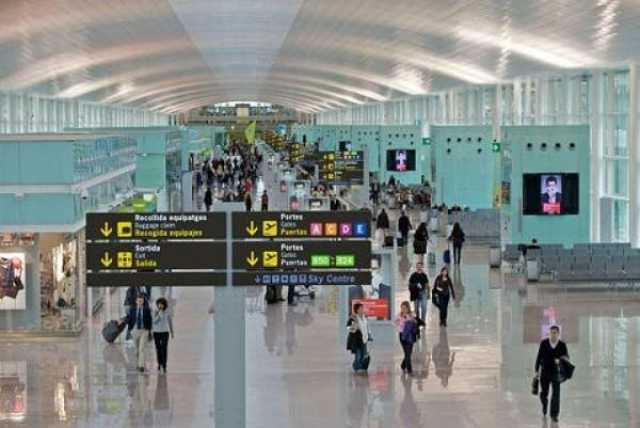 فضيحة كبرى تهز مطار برشلونة أبطالها موظفون وعامل