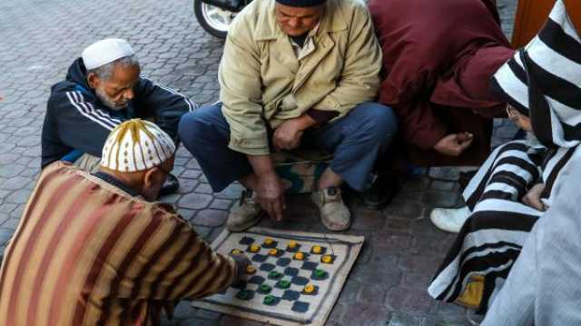المتقاعدون غاضبون ويطالبون بتحسين معاشاتهم إسوة بالموظفين والأجراء