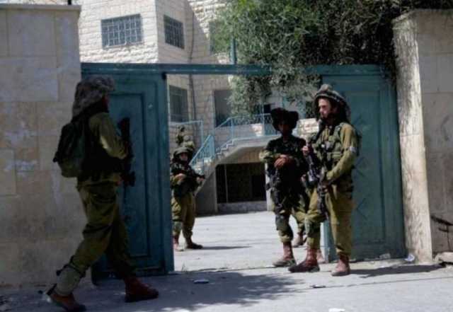 قوات الاحتلال تعيق حركة تنقل المواطنين في قرية تياسير شرقي طوباس