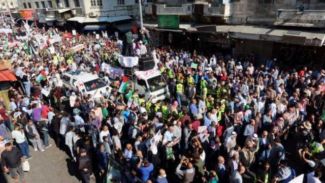 آلاف الأردنيين يشاركون في وقفات ومسيرات دعمًا لفلسطين