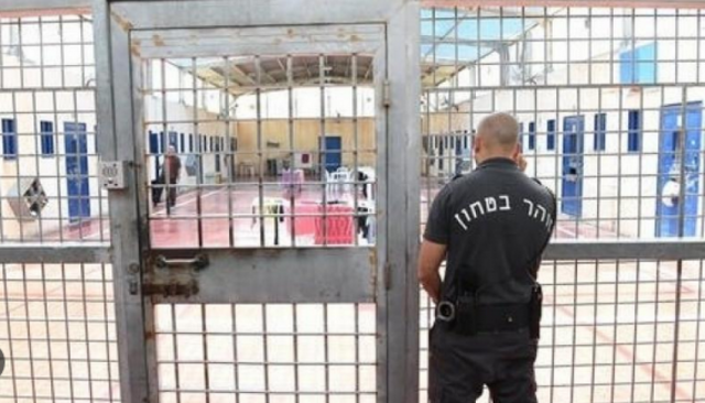 الاحتلال يصدر أحكاما بسجن فتيين وشاب من القدس
