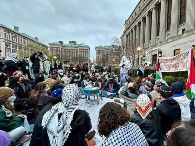 السيناتور ساندرز يدعم المتظاهرين نصرة لفلسطين بجامعات أمريكية