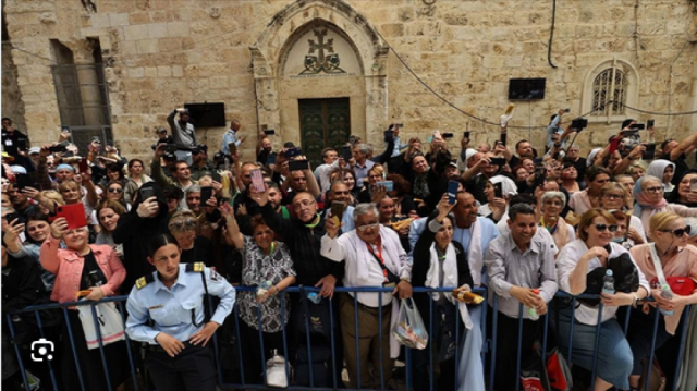 الاحتلال يمنع مئات المسيحيين من المشاركة باحتفال سبت النور