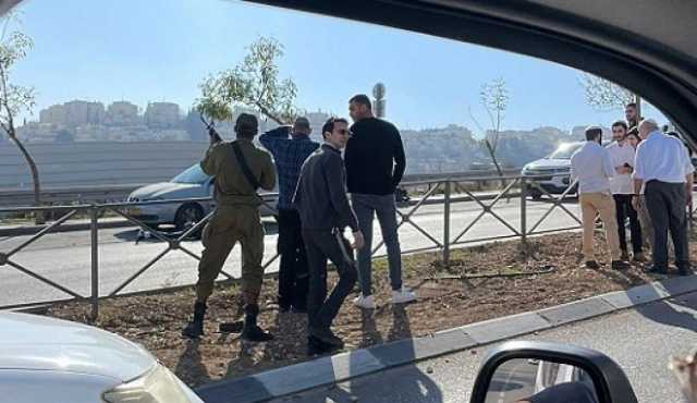 عملية إطلاق نار قرب مستوطنة 'حجاي' جنوبي الخليل وإصابة المنفذ