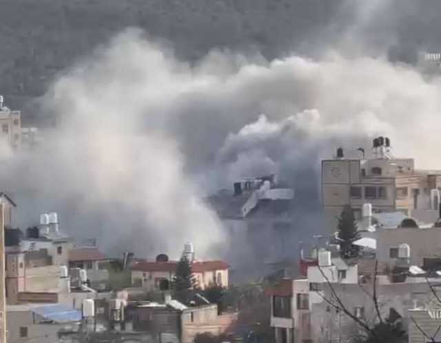 الاحتلال يفجر منارة ويعتقل مواطنًا شرقي طولكرم