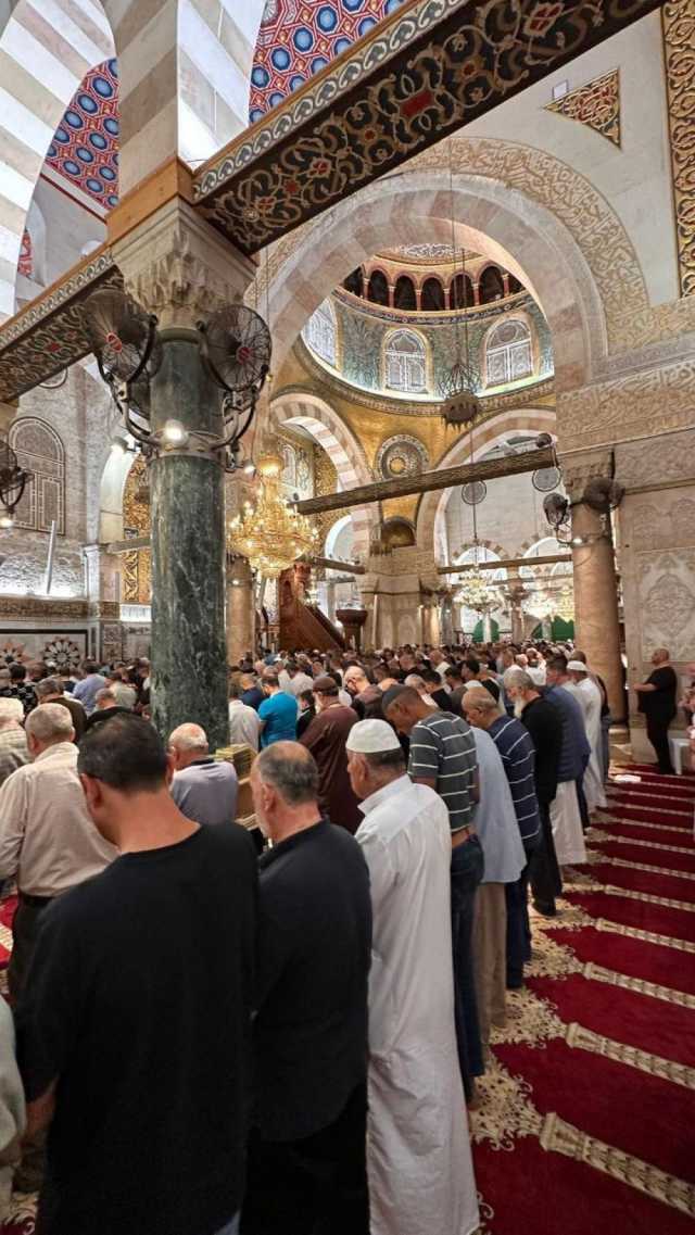 40 ألفًا يؤدون صلاة الجمعة في المسجد الأقصى
