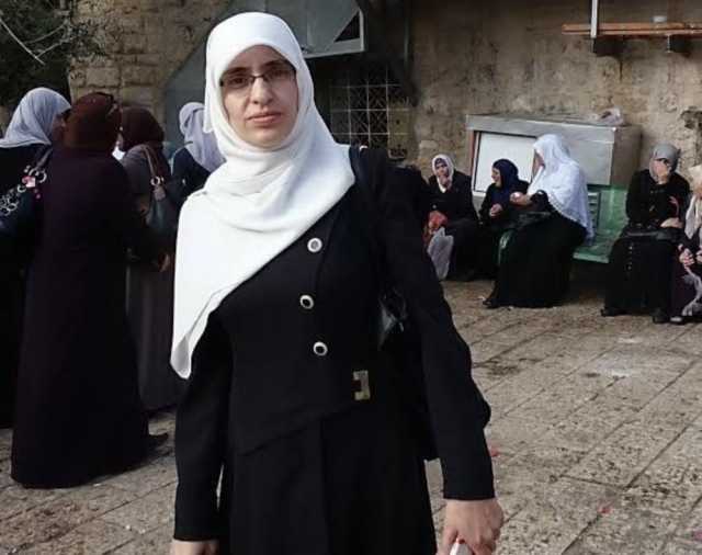الاحتلال يمنع المرابطة هنادي الحلواني من السفر مدة شهر قابل للتجديد