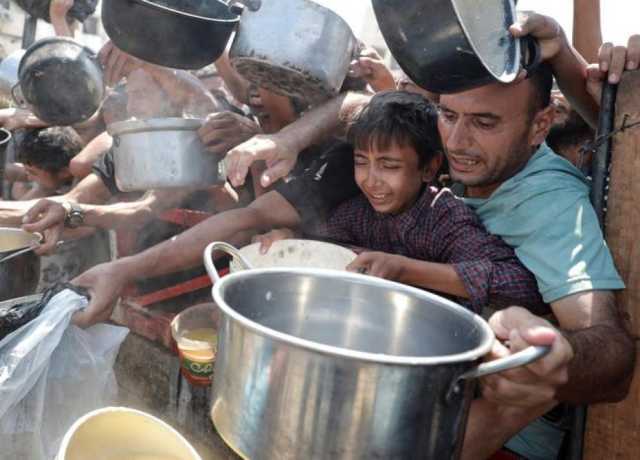 صحيفة أمريكية: كيف تتضور غزة جوعًا ونقف مكتوفي الأيدي؟