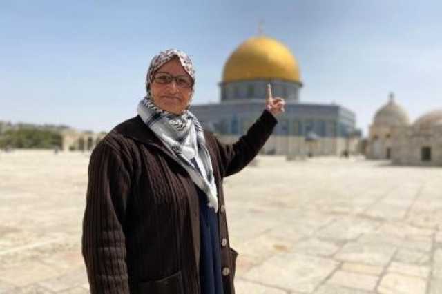 الاحتلال يمدد توقيف المرابطة نفيسة خويص إلى يوم غد الأحد