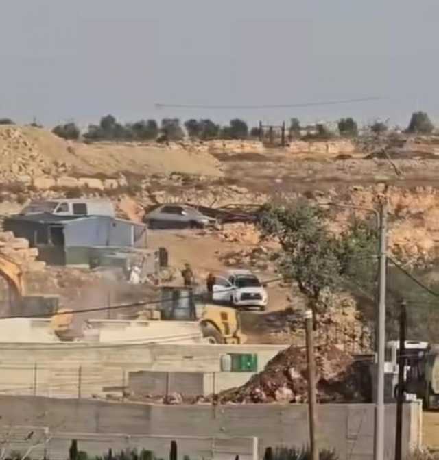 الاحتلال يهدم منشأة زراعية وكوخًا وسورًا بالقدس