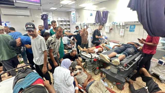 الإعلام الحكومي: 20 شهيداً وعشرات المصابين بانقلاب شاحنة فوق عشرات المُجوّعين