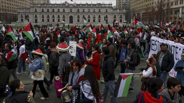 الآلاف في تشيلي يحتجون ضد التجويع الإسرائيلي لغزة