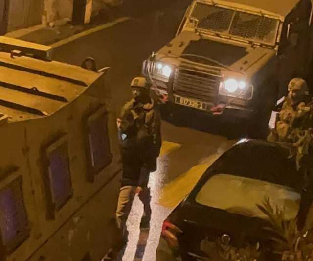 الاحتلال يعتقل مواطنين بنابلس
