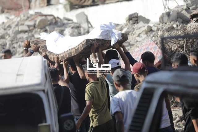 شهيدان و4 إصابات باستهداف الاحتلال منتظري المساعدات وسط القطاع