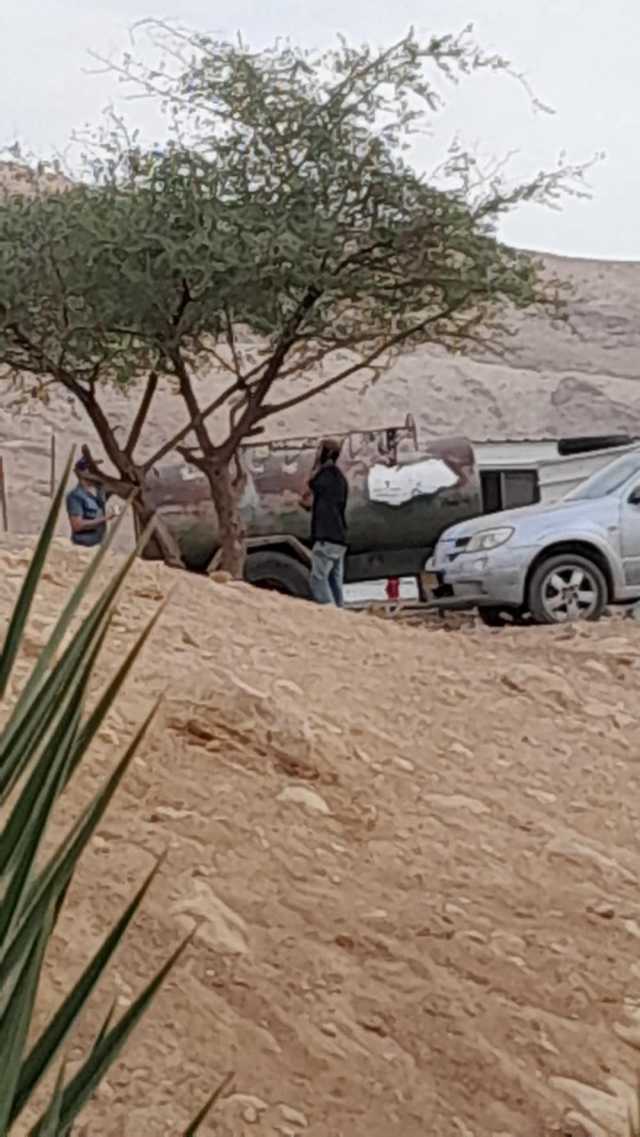 مستوطنون يقتحمون شلال العوجا شمال أريحا
