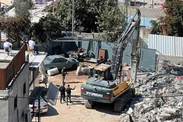 الاحتلال يجبر مقدسيًا على هدم منزله ذاتيًا في سلوان
