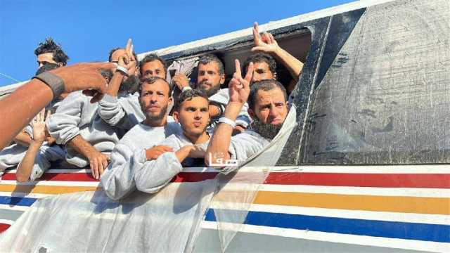 رائد الشيخ.. من عذاب السجن إلى وجع الإبعاد عن الأهل