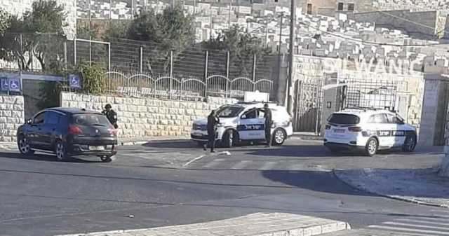 الاحتلال ينصب حاجزًا في حي رأس العامود بسلوان