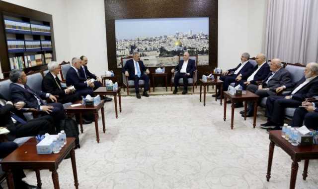 وفد قيادي من 'حماس' يلتقي وزيري الخارجية والمخابرات التركي في الدوحة