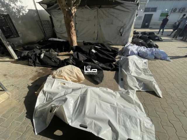 مركز حقوقي يدين قتل الاحتلال 11 مدنيًّا من عائلة واحدة بغزة