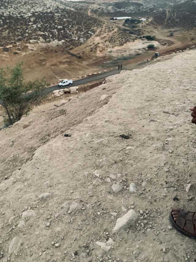 الاحتلال يمنع مزارعًا من الوصول لمكان عمله بالأغوار الشمالية