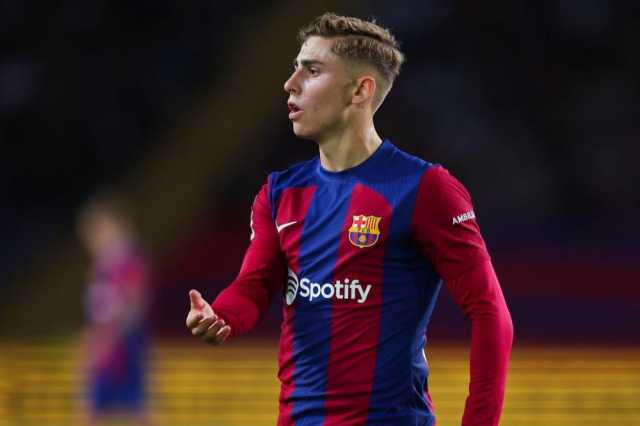 دعم فيرمين لوبيز ليامال وتطلعات برشلونة قبل مواجهتي أولمبياكوس والكلاسيكو