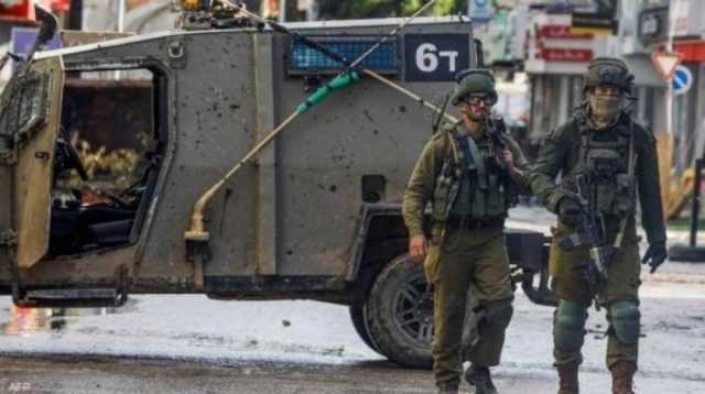 الاحتلال يغلق المدخل الرئيسي لبلدة دير دبوان شرق رام الله