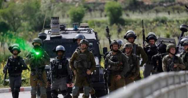 قوات الاحتلال تواصل حصارها لبلدة بيت أمر شمال الخليل