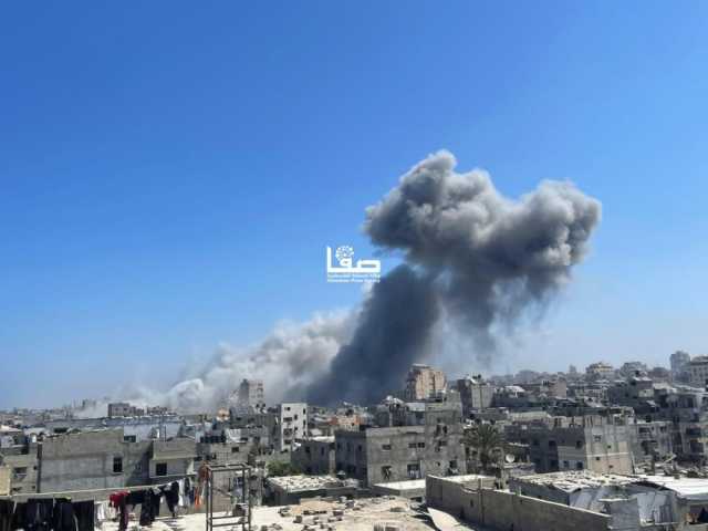 انتشال شهيدين وقصف مدفعي وعمليات نسف شرقي القطاع