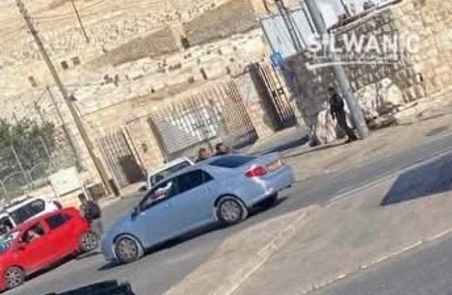 الاحتلال ينصب حاجزًا لتوقيف المركبات في رأس العامود بسلوان