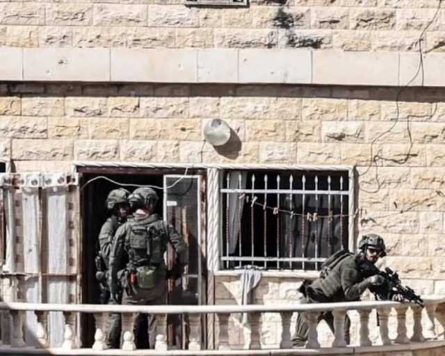 الاحتلال يسلم عائلة الرجبي قرارًا بإخلاء منازلها في حي بطن الهوى بسلوان