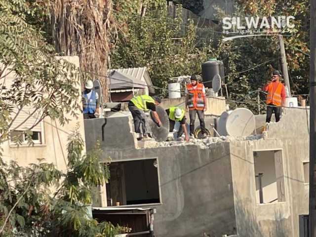 الاحتلال يهدم منزلًا في حي البستان بسلوان