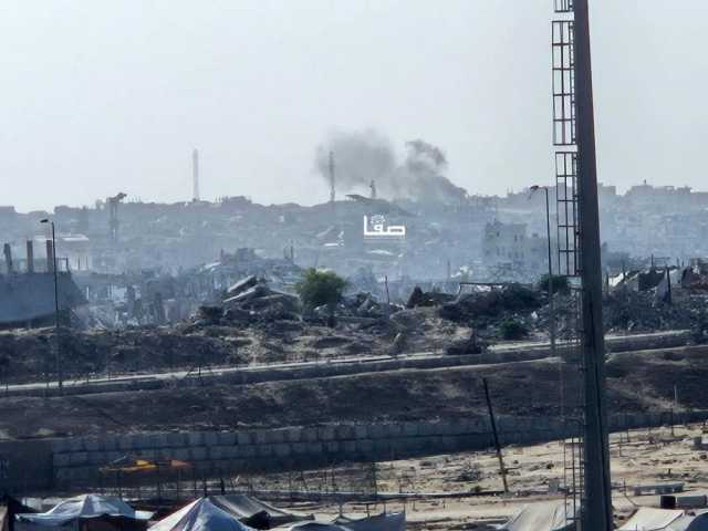 إصابة باستهداف مواطنين بخانيونس وتواصل النسف والقصف المدفعي