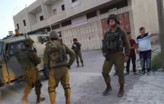 الاحتلال يحتجز عددًا من المواطنين في خربة المالح بالأغوار الشمالية
