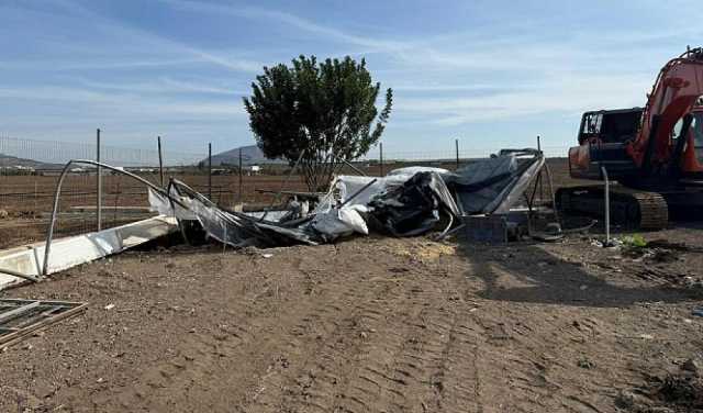 الاحتلال يهدم منشأة زراعية بإكسال في الداخل