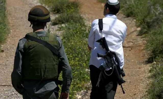 مستوطنون يقتحمون عدة تجمعات بالأغوار الشمالية