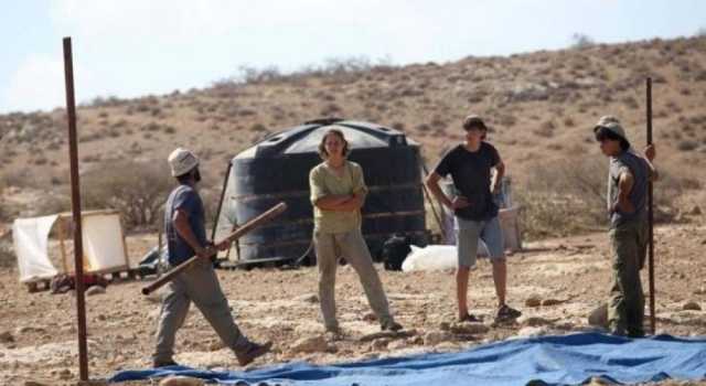 مستوطنون يعتدون على تجمع بدوي شرق القدس