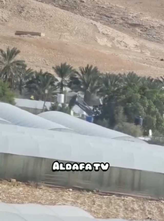 جرافات الاحتلال تهدم منزلًا شرق نابلس