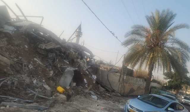 الاحتلال يهدم 10 محال تجارية في قرية اللقية بالنقب