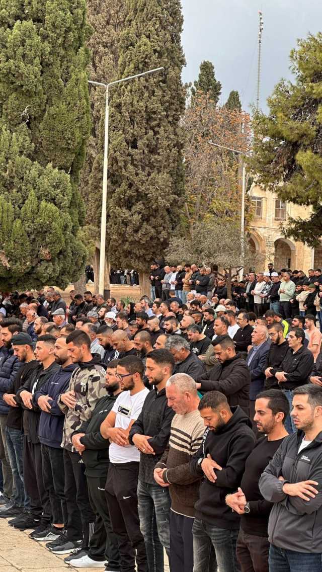 70 ألفًا يؤدون صلاة الجمعة بالمسجد الأقصى