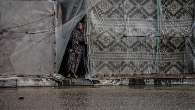 الدفاع المدني بغزة: نداءات استغاثة من مخيمات النزوح بعد غرق الخيام بمياه الأمطار