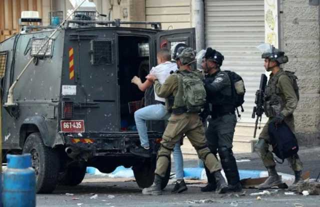 الاحتلال يقتحم عدة بلدات بالضفة ويعتقل 8 مواطنين