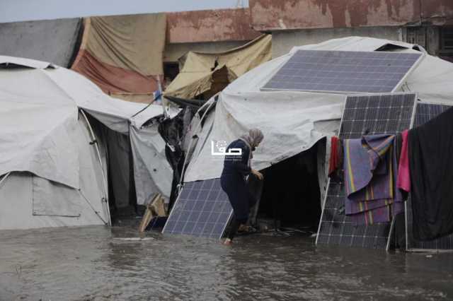 'حماس': المنخفض الجوي يفاقم معاناة النازحين في غزة