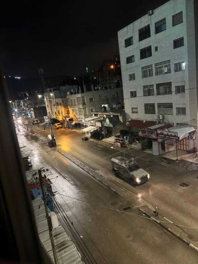 إصابة شاب برصاص الاحتلال خلال اقتحام مخيم عسكر