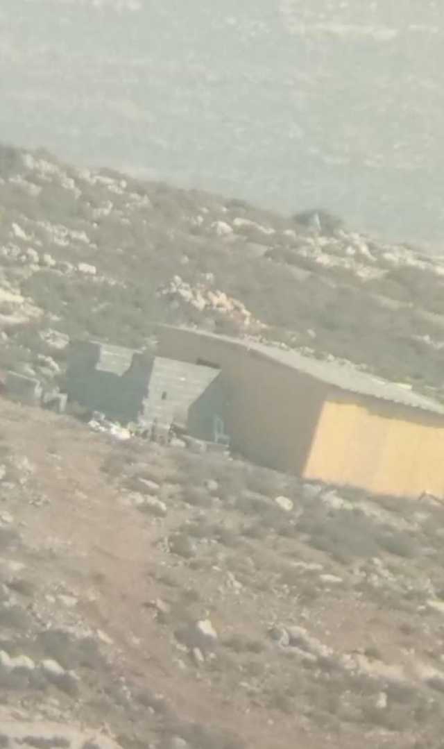 مستوطنون يُوسعون البؤرة الاستيطانية في 'حمروش' شمال الخليل