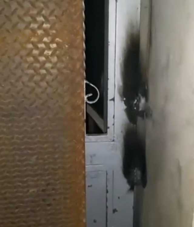 الخليل.. الاحتلال يطرد عائلة الشهيد صبارنة من منزلها ويغلق