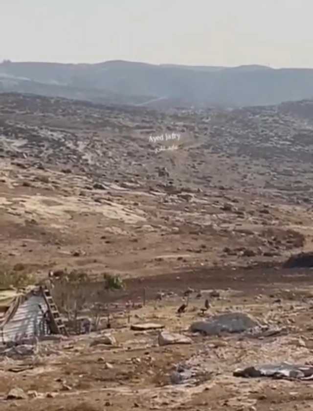 مستوطنون يجرّفون مساحات واسعة من أراضي شرق رام الله