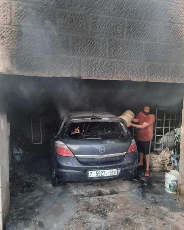 مستوطنون يهاجمون مركبات المواطنين شمال القدس