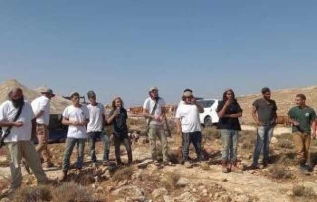 418 انتهاكًا للاحتلال ومستوطنيه بحق التجمعات البدوية بنوفمبر