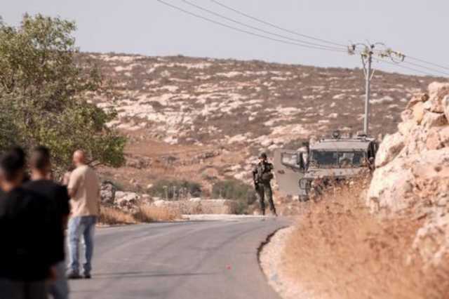 الاحتلال يعتقل ثلاثة متضامنين في قرية المغير شرق رام الله